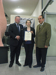 Hans-Christian Kluttig (links) ,1. Vizepr&auml;sident des Hildesheimer Lions-Clubs, mit der Preistr&